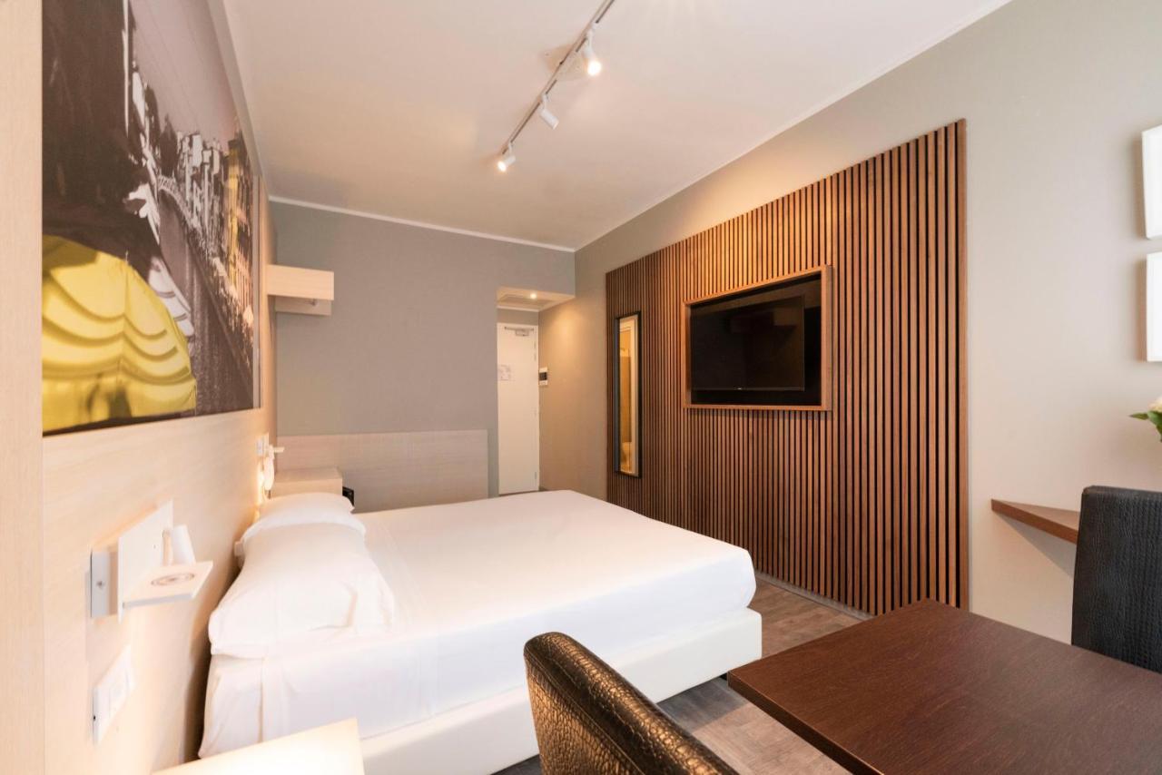 VIVA Hotel Milano Esterno foto